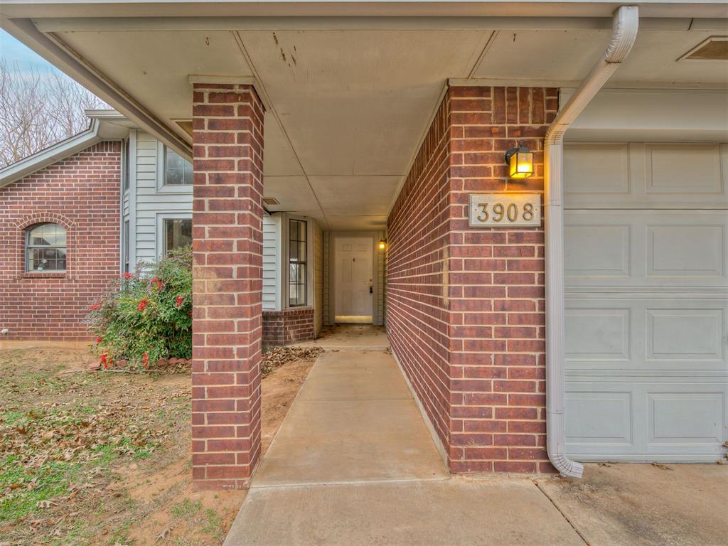 3908 Goshawk Circle Property Photo 2