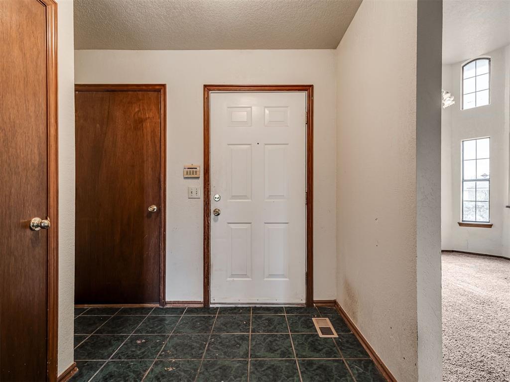 3908 Goshawk Circle Property Photo 6