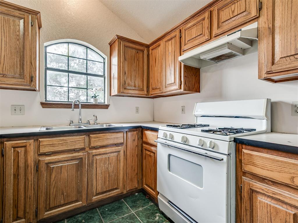 3908 Goshawk Circle Property Photo 12