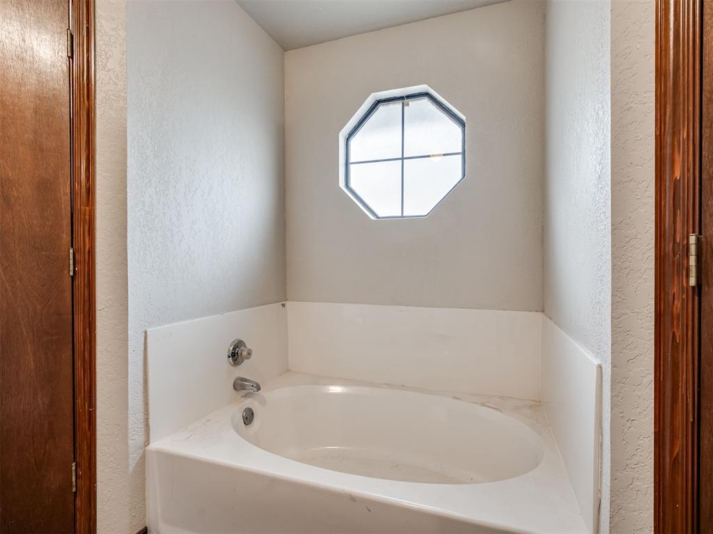 3908 Goshawk Circle Property Photo 32