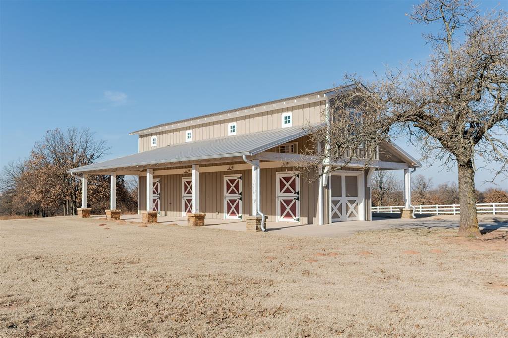 9438 Creek View Property Photo 7