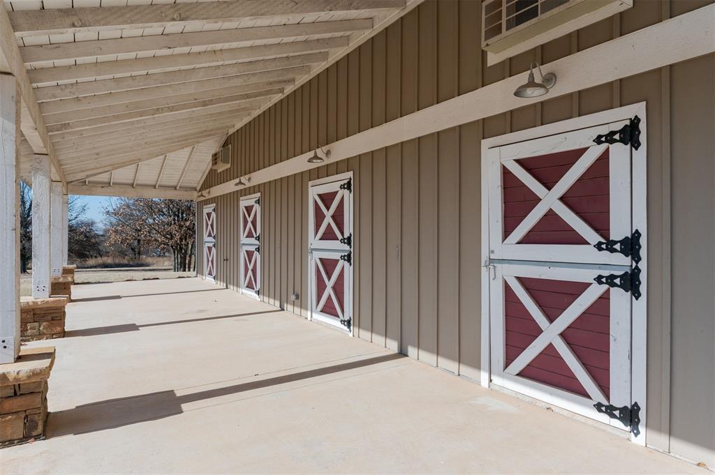 9438 Creek View Property Photo 14