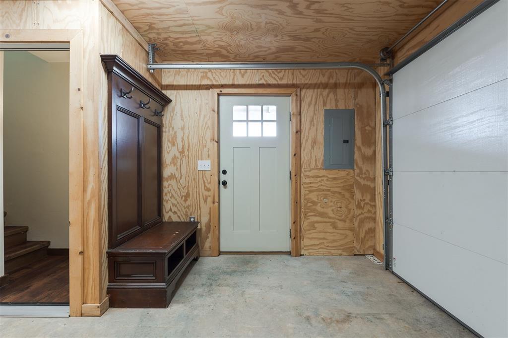 9438 Creek View Property Photo 15