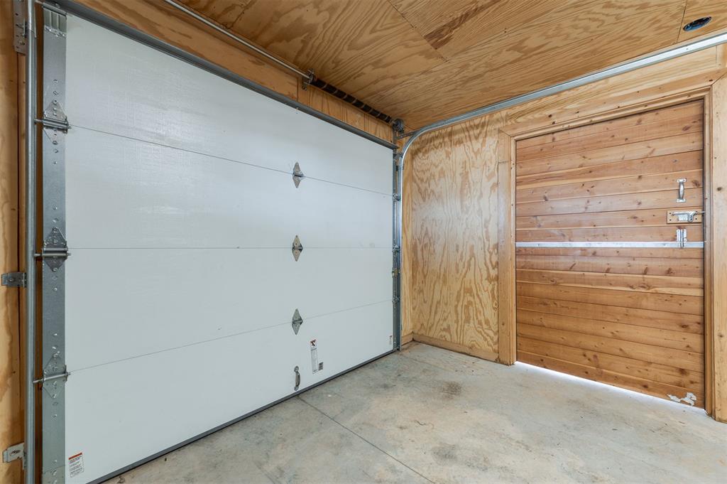 9438 Creek View Property Photo 18