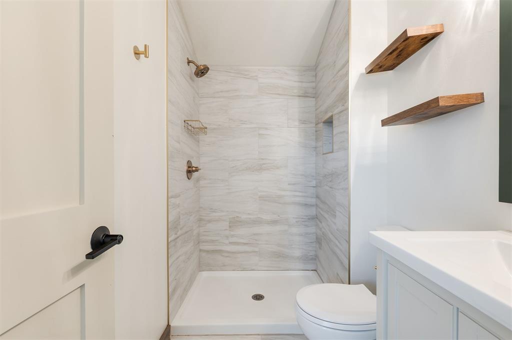 9438 Creek View Property Photo 24