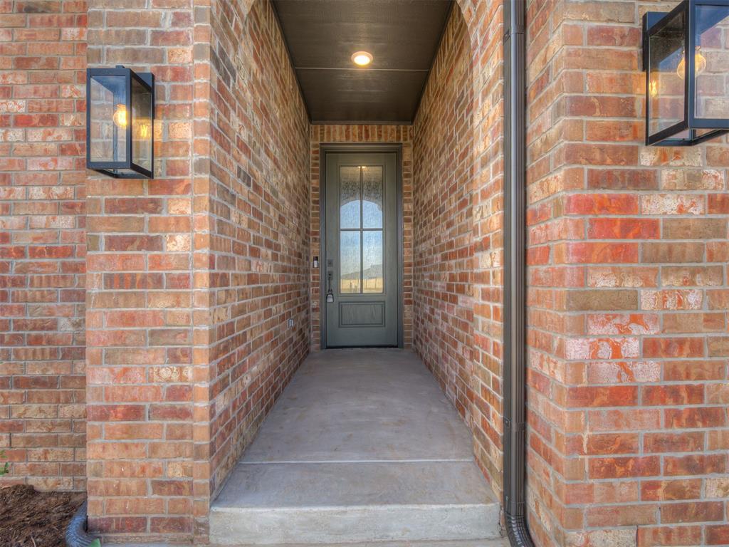 6908 Nw 150th Terrace Property Photo 9