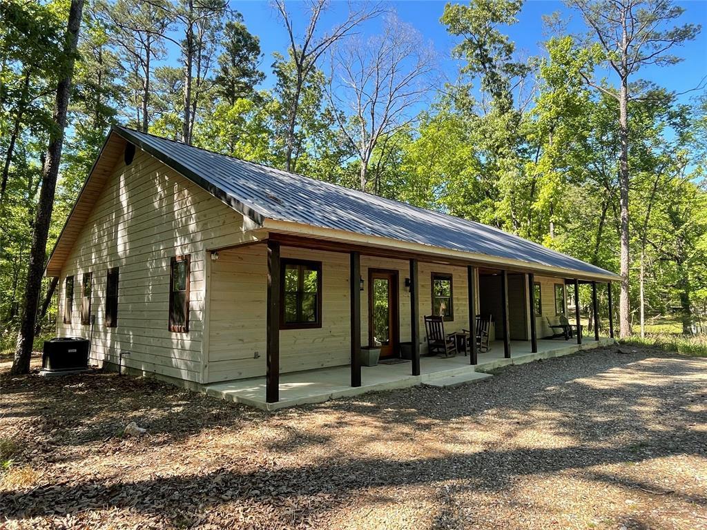 670 Pine Meadow Lane Property Photo 2