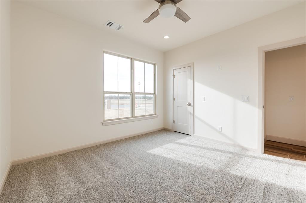 2401 Heathery Park Property Photo 33
