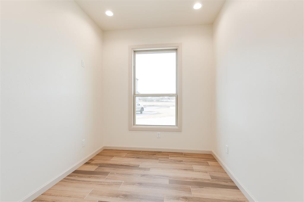 2401 Heathery Park Property Photo 35