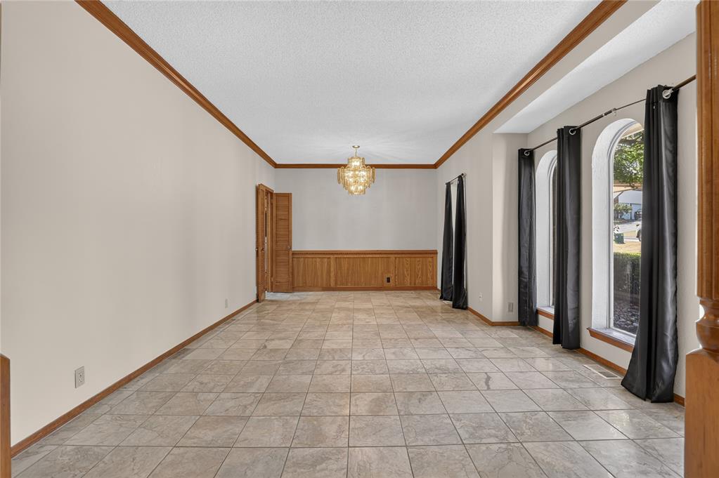 908 Carfax Road Property Photo 6