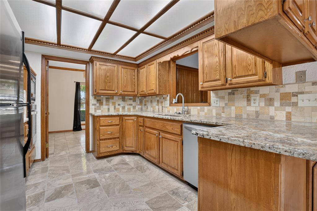 908 Carfax Road Property Photo 10