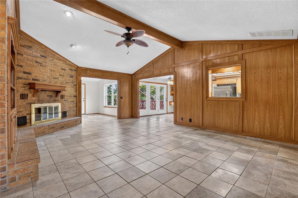 908 Carfax Road Property Photo 12