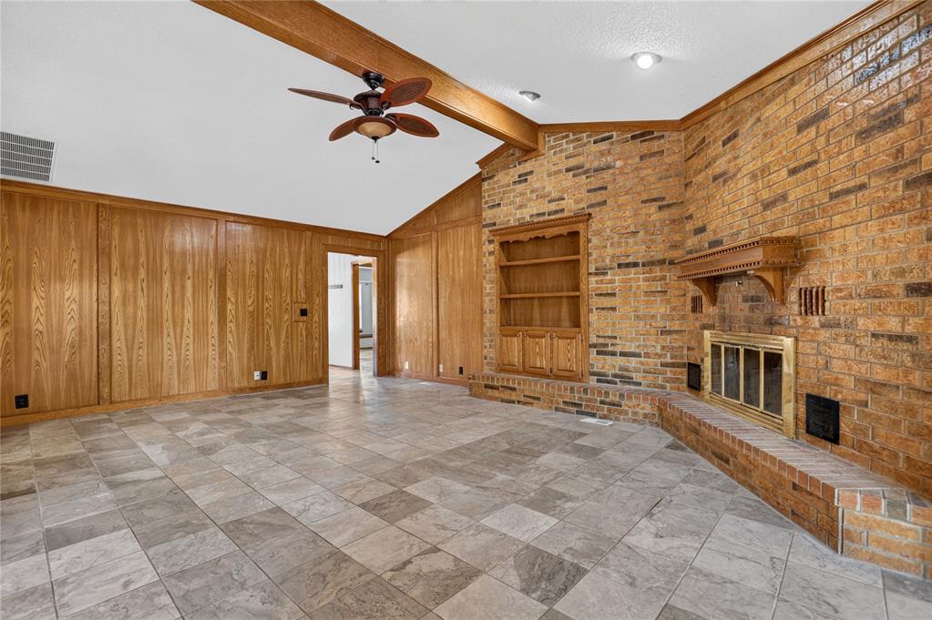 908 Carfax Road Property Photo 15