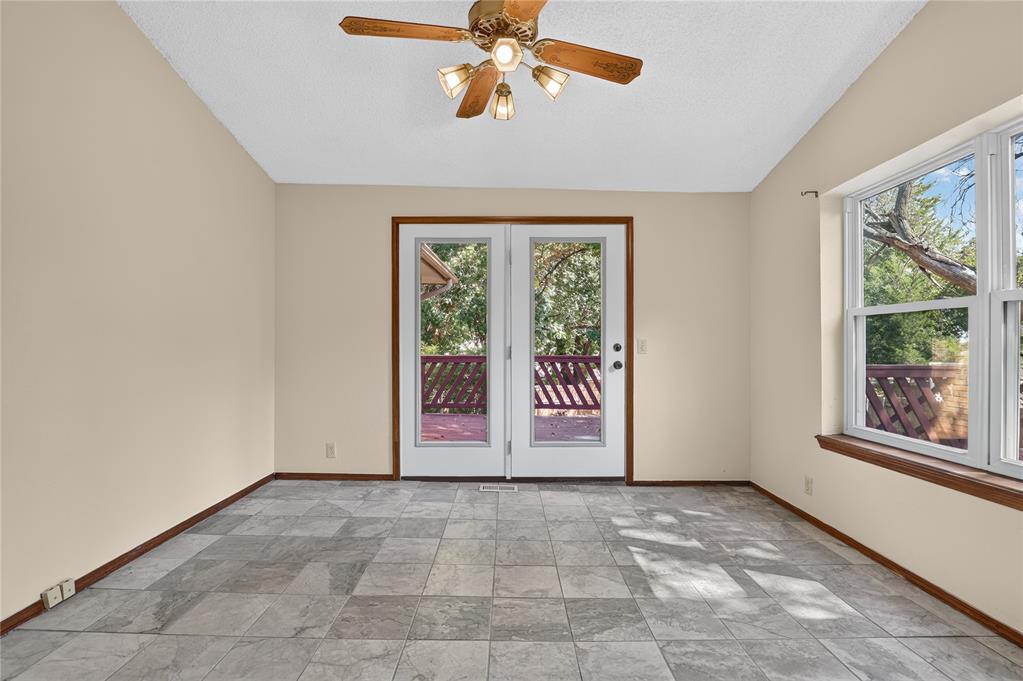 908 Carfax Road Property Photo 16