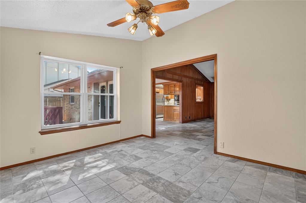 908 Carfax Road Property Photo 17
