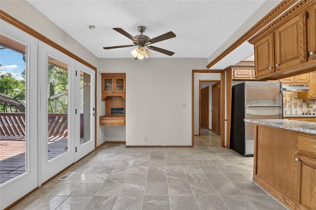 908 Carfax Road Property Photo 18