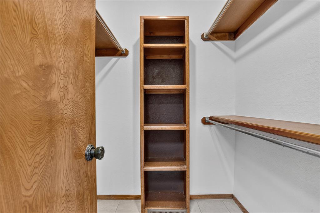 908 Carfax Road Property Photo 28