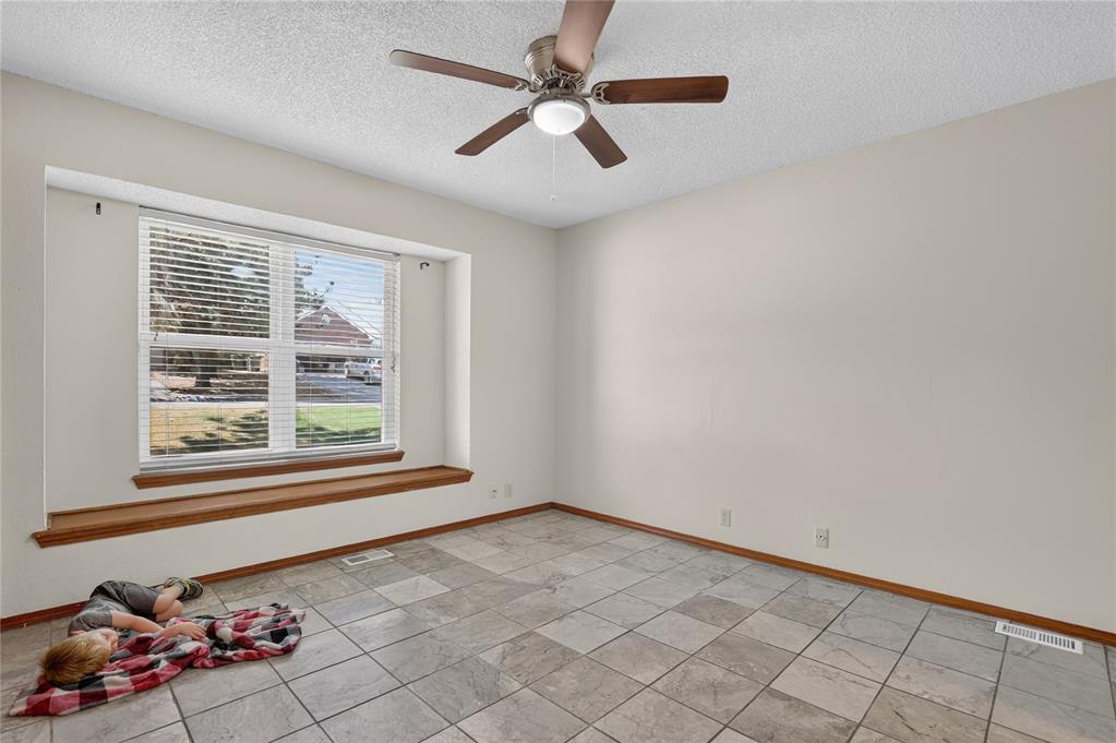 908 Carfax Road Property Photo 33