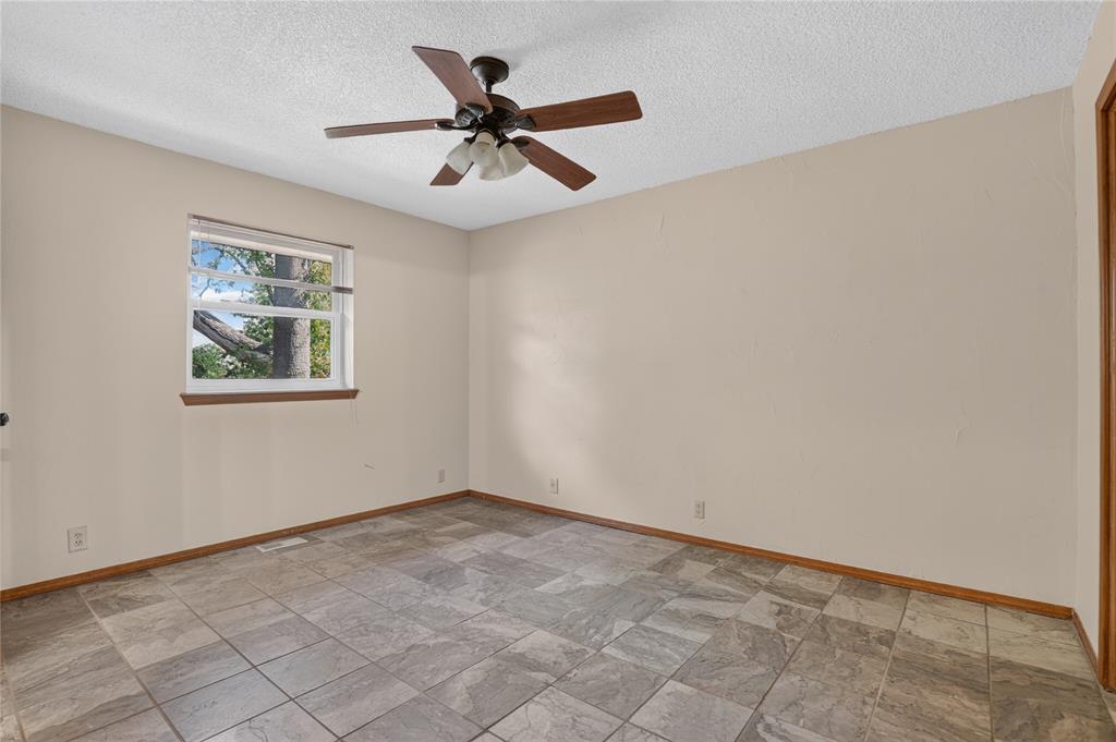 908 Carfax Road Property Photo 35