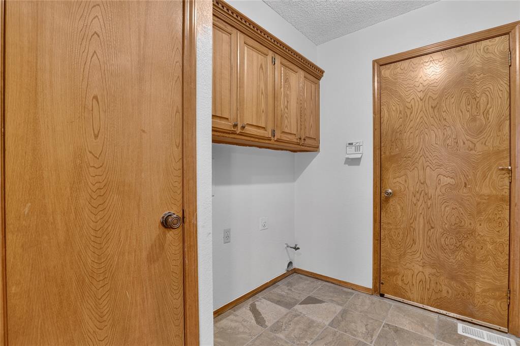 908 Carfax Road Property Photo 38