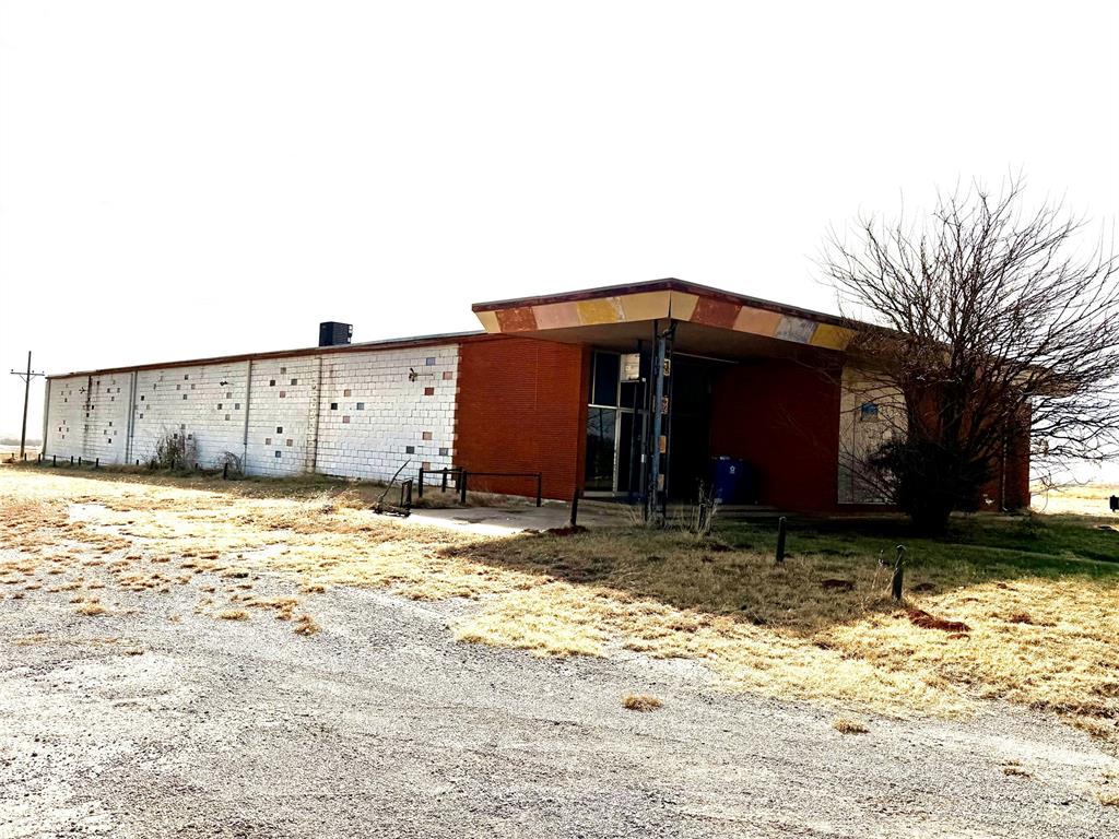 22194 Highway 152 Highway Property Photo 1