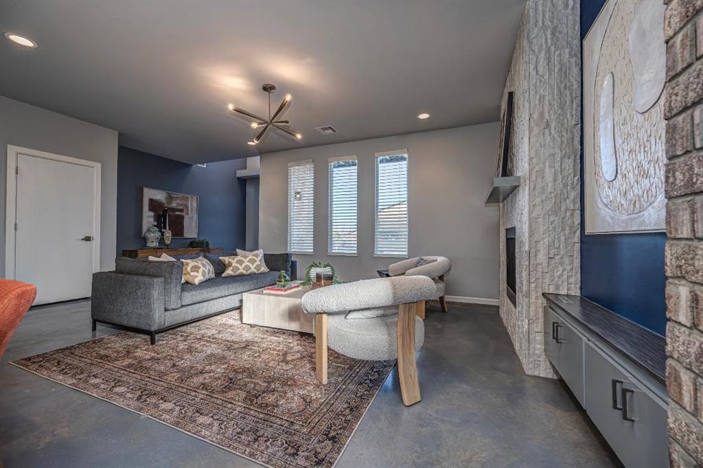 17305 Sparrow Hawk Lane Property Photo 6