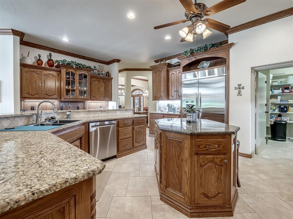 905 Stone Creek Boulevard Property Photo 15
