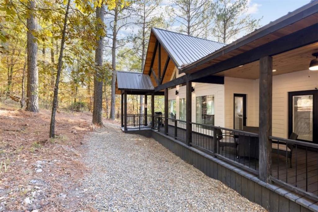 128 Sharp Holly Trail Property Photo 6