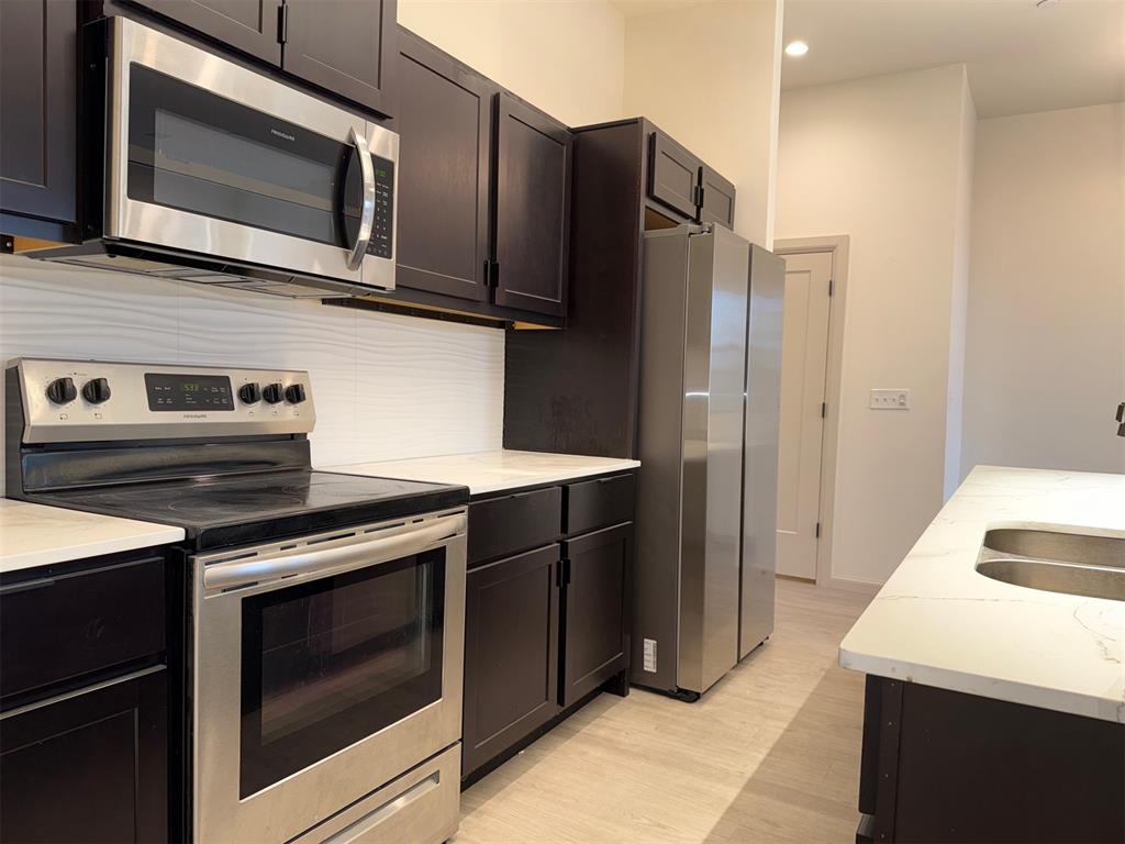 575 S Fretz Avenue Property Photo 6