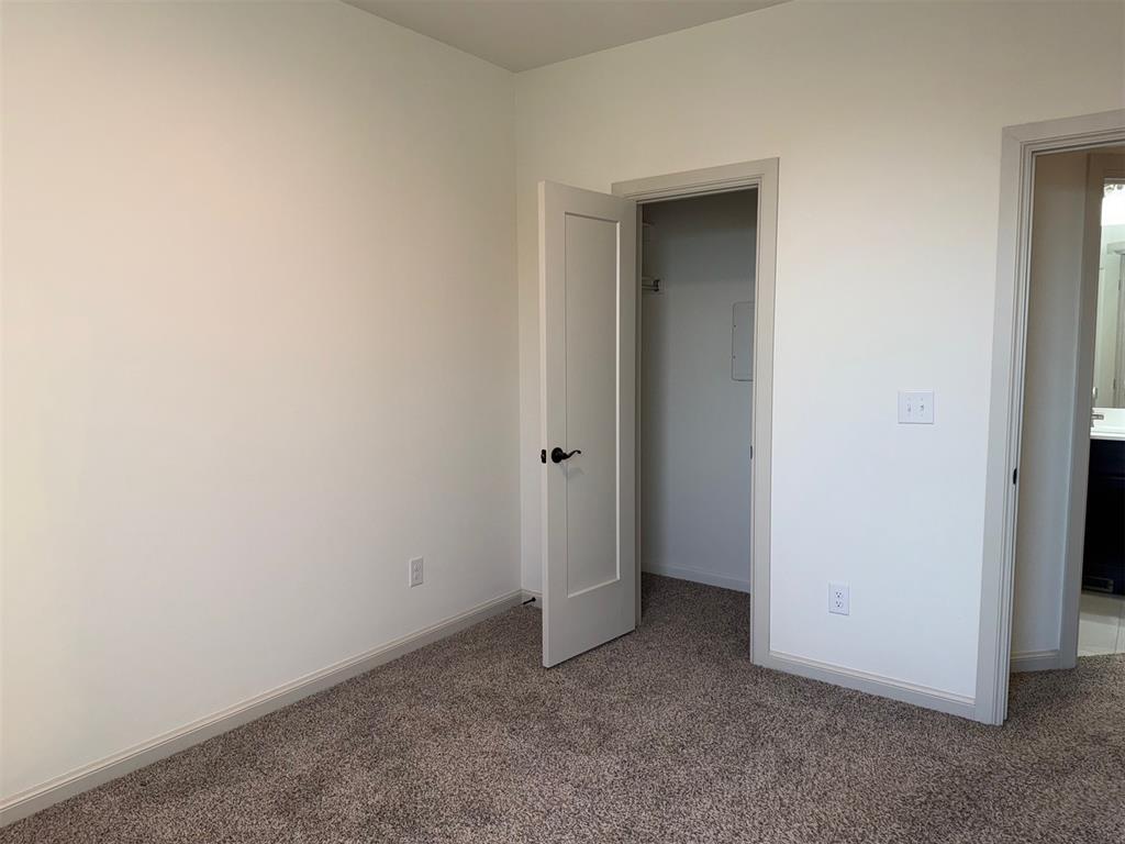 575 S Fretz Avenue Property Photo 10