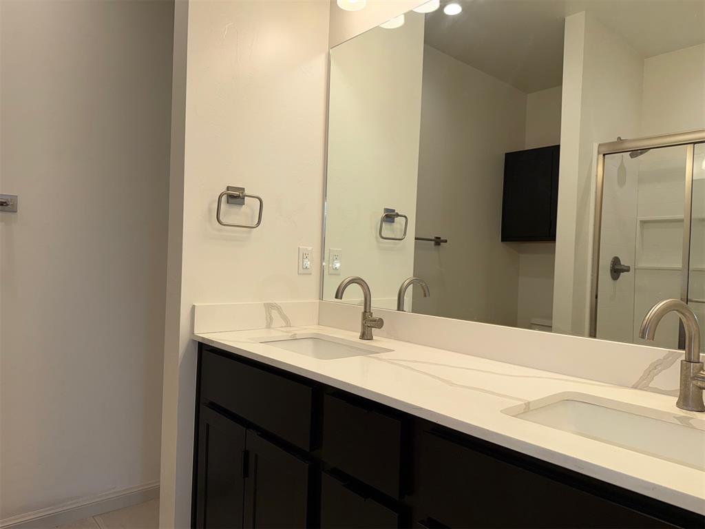 575 S Fretz Avenue Property Photo 14