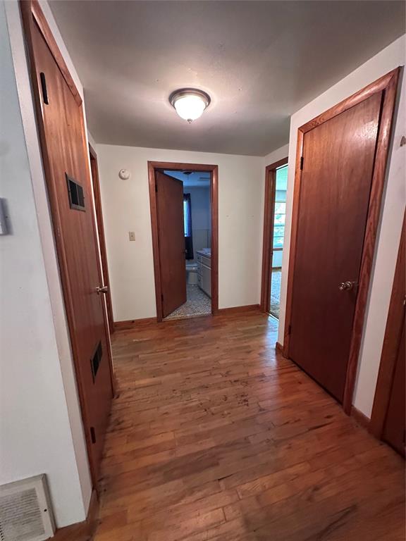 811 N Broadway Street Property Photo 16