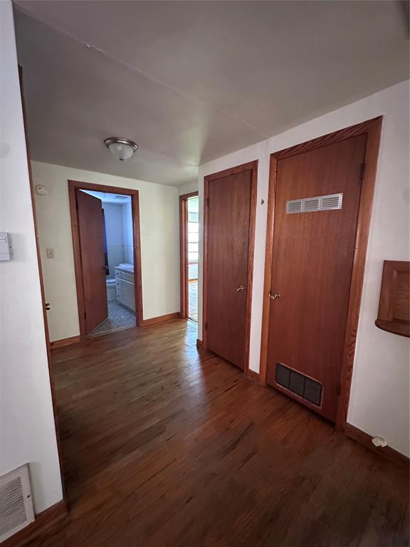 811 N Broadway Street Property Photo 17