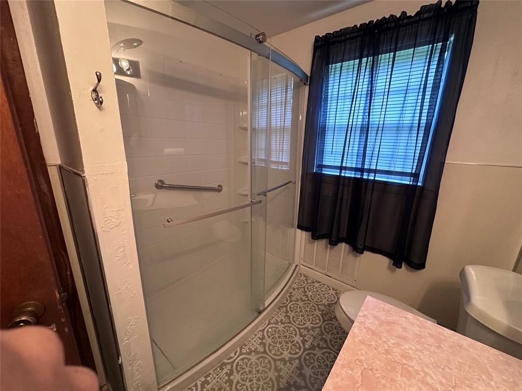 811 N Broadway Street Property Photo 19
