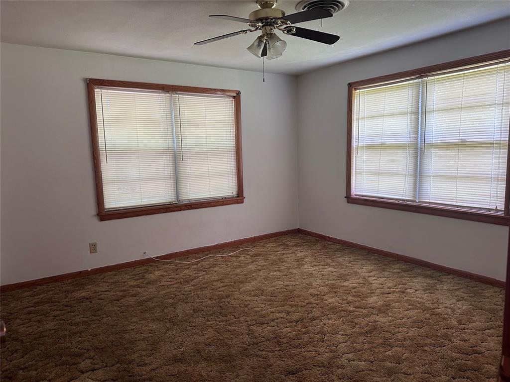 811 N Broadway Street Property Photo 22