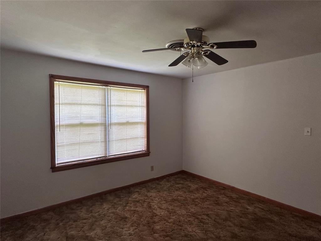 811 N Broadway Street Property Photo 24