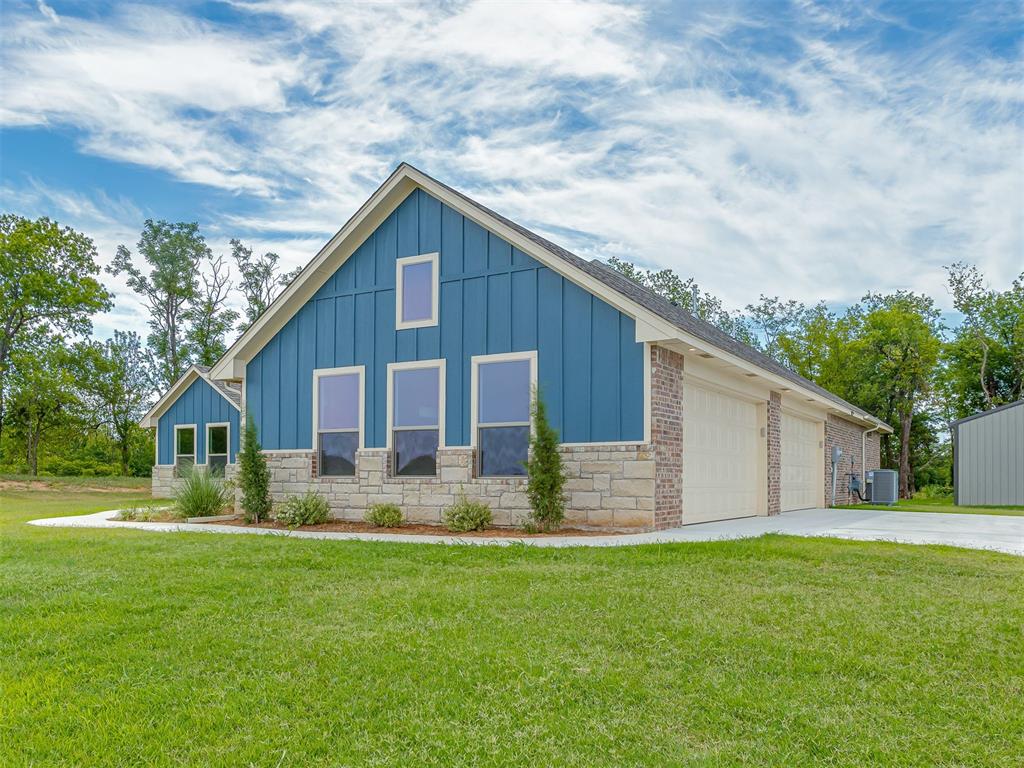 10116 Hamilton Drive Property Photo 2