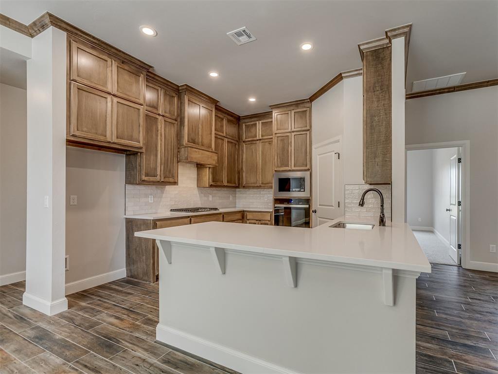 10116 Hamilton Drive Property Photo 9