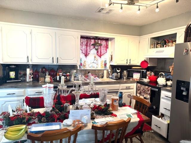 723 E 9th Street Property Photo 3