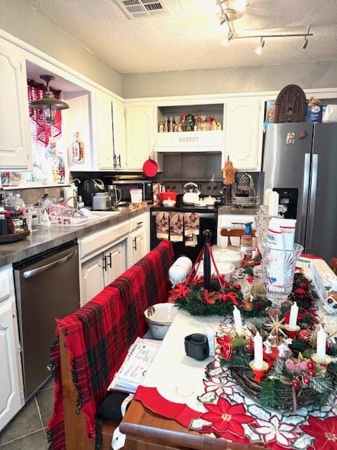 723 E 9th Street Property Photo 4