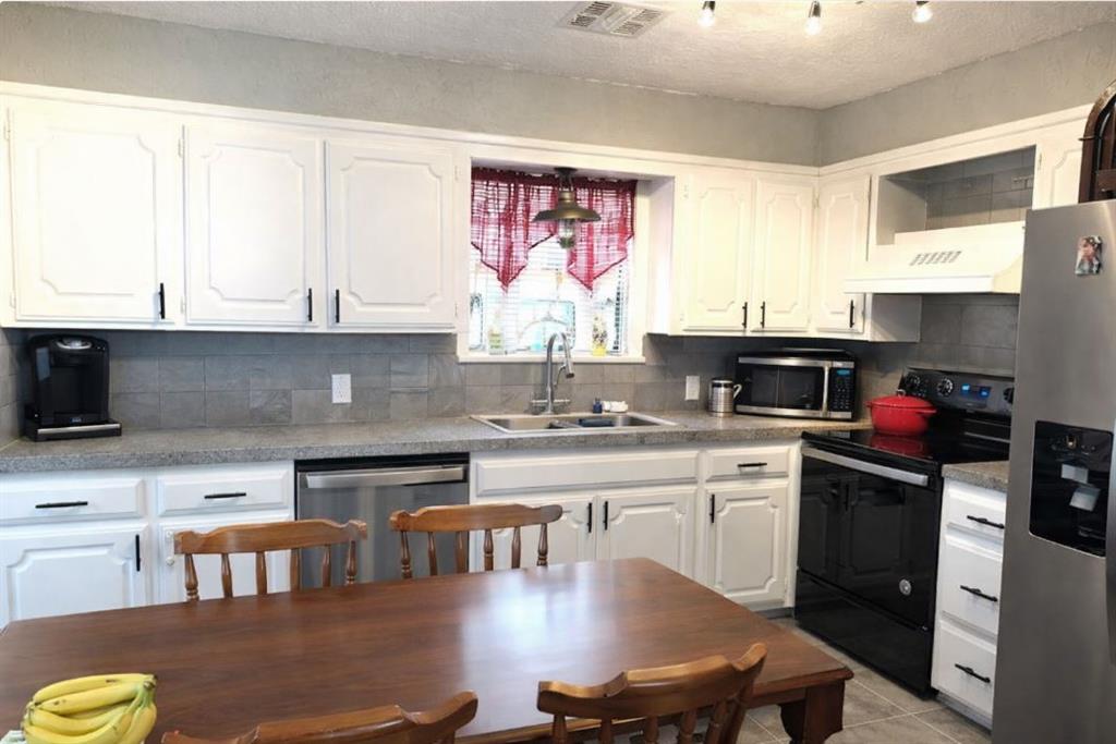723 E 9th Street Property Photo 17