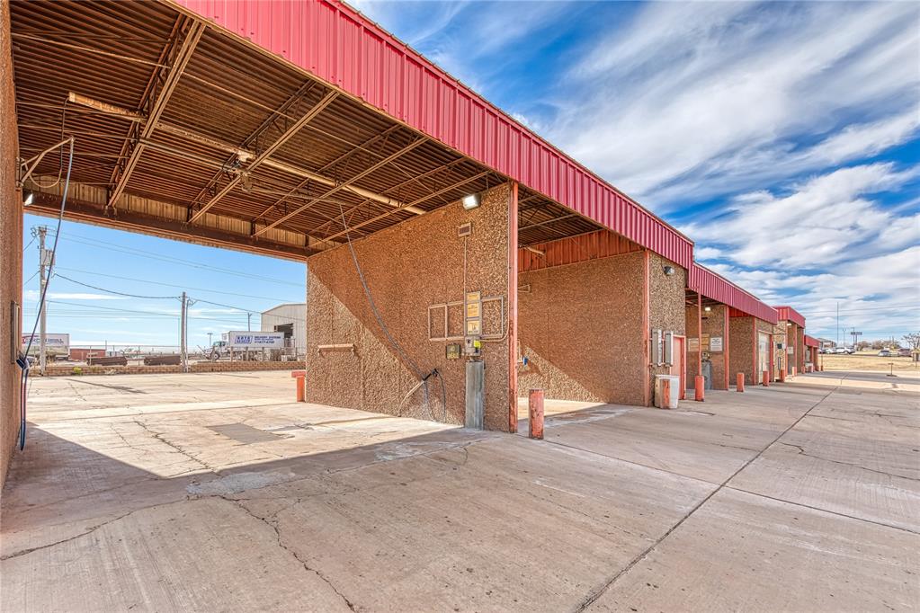 120 Sooner Road Property Photo 1