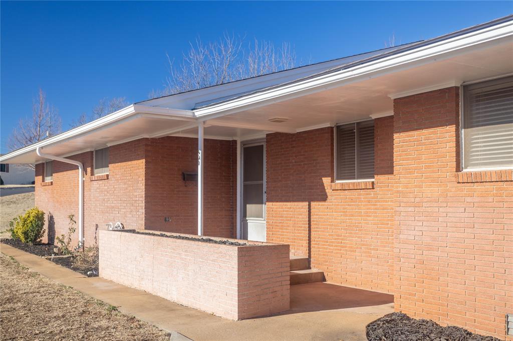 401 N Arizona Property Photo 2