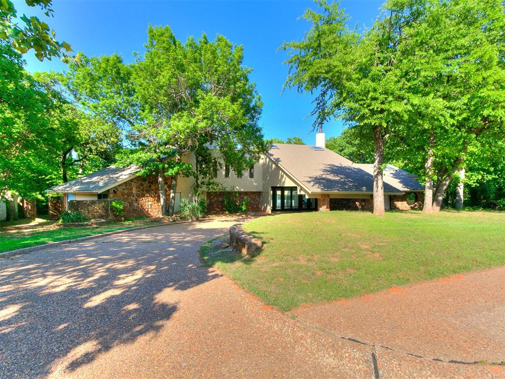 913 Oak Tree Drive Property Photo 3