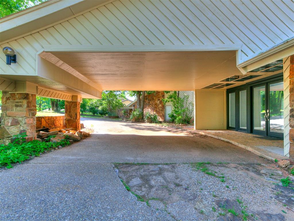 913 Oak Tree Drive Property Photo 7
