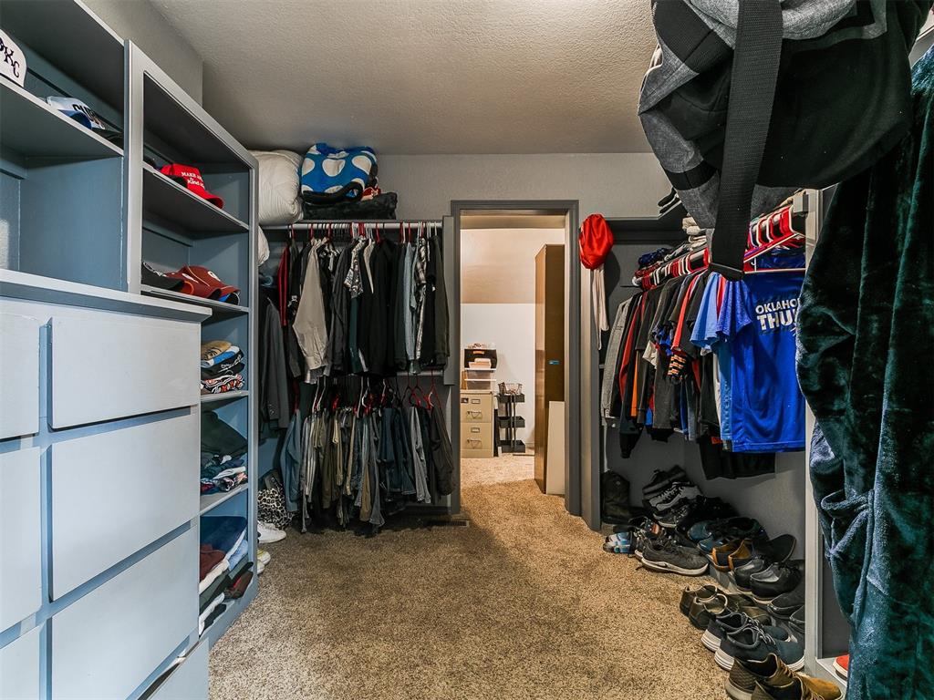 913 Oak Tree Drive Property Photo 37