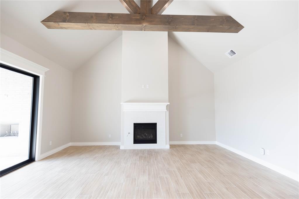 8704 Kate Crossing Property Photo 1