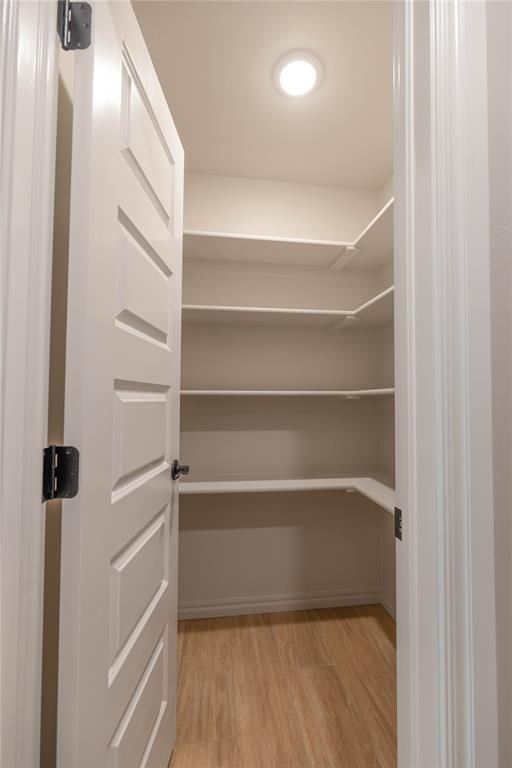8704 Kate Crossing Property Photo 7