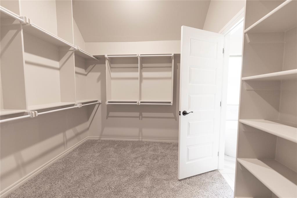 8704 Kate Crossing Property Photo 13