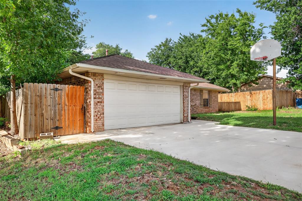 1015 Crown Drive Property Photo 41